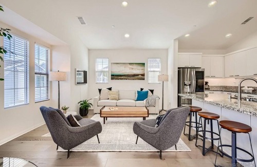 Ivey Ranch - Rancho Del Oro Condominio | Oceanside, CA new townhouse, pool, jacuzzi, workout area