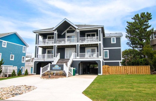 Corolla Light Casa | Oceanside, Close to Community Amenities, Private Pool, 600 ft to Beach Access, 216, Beach Ball