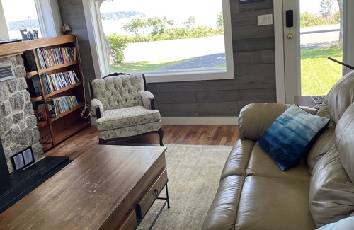 Campbell River Cabaña | Oceanside Cottage