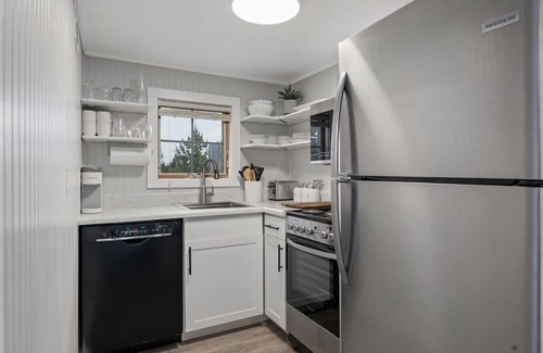 South Nags Head Cabaña | Oceanside Cottage Steps from the Beach! The Gray Sandcastle!