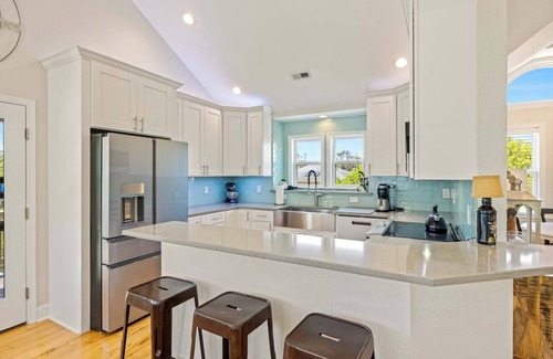 Duck Casa | Oceanside retreat with pool & spa, June Weeks Open