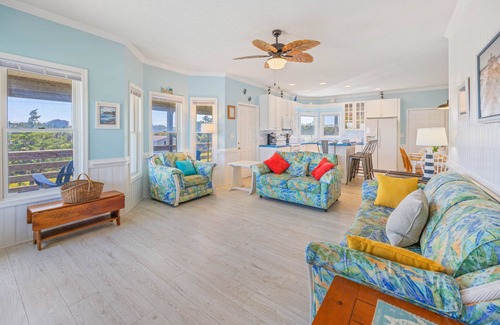 Salvo Casa | Oceanside Home with Hot Tub, Nearby Beach Access, and Grills. A Retreat for All!