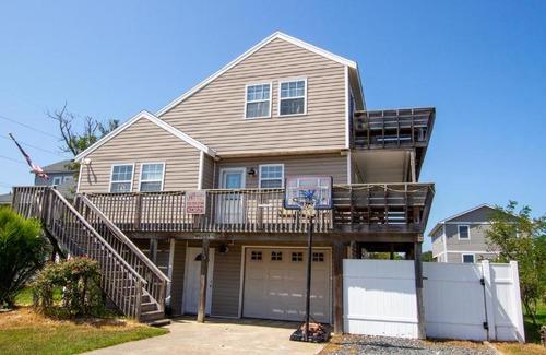 Kill Devil Hills Casa | Oceanside, Hot Tub, Close to beach, KD231, WindOver