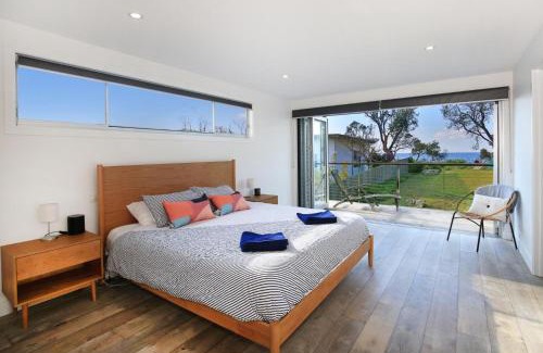 Culburra Beach Casa | Oceanside I Pet Friendly Absolute Beachfront
