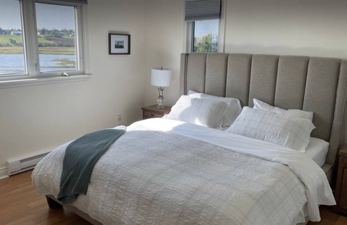 Lawrencetown Casa | Oceanside Lawrencetown Beach House 2 minutes from beaches