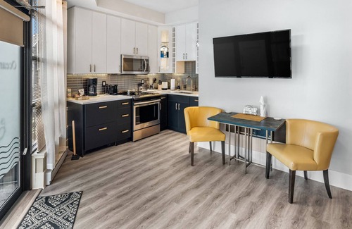 Brentwood Bay Condominio | Oceanside Oasis by Iris Properties!