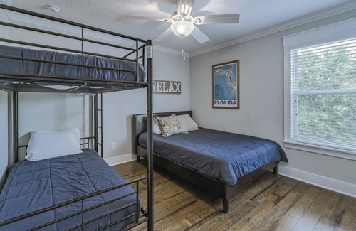 Jacksonville Beach Casa | Oceanside Paradise - Ultra-modern Beach Townhouse