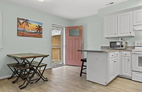 Atlantic Beach Condominio | Oceanside/Pet Friendly Condo-Boardwalk Shores D