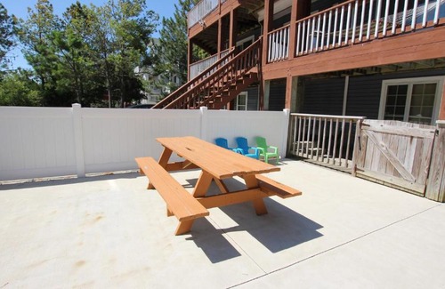 Corolla Light Casa | Oceanside, Private Pool, Hot Tub, Pool Table, Dogs Welcome, WC1084, Oaks Beach Oasis