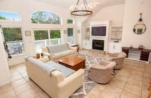 Duck Casa | Oceanside, Private Pool, Pet Friendly, FS2, Villa Four Seasons