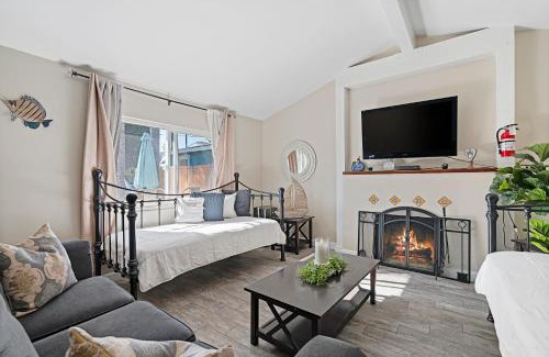 Townsite Casa | Oceanside Rocks Family Vacation Home