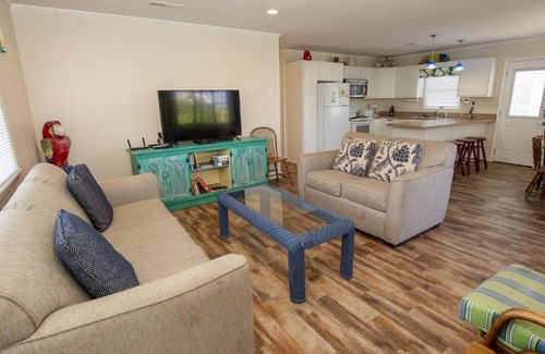 Kitty Hawk Casa | Oceanside, Screened Porch, Close to Shopping and Restaurants! KH146, Camelot