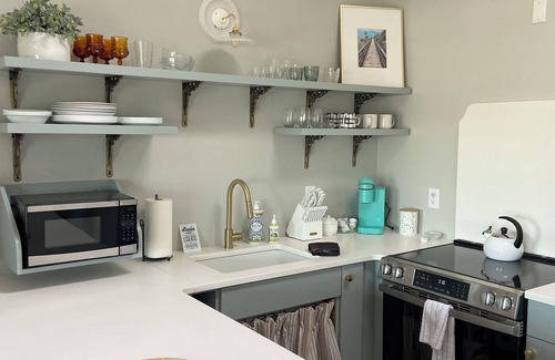 Emerald Isle Condominio | Oceanside Studio Condo. Walking Distance to Beach!