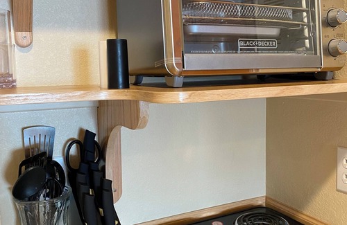 Kodiak Apartamento | Oceanspray B&B:2-bedroom apartment in Kodiak where you'll feel the ocean spray!