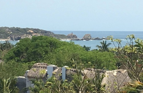 Tamarindos Apartamento | Increíble vista al mar toda la playa y la ciudad de Zicatela 3 Br. 3. 5 baños!