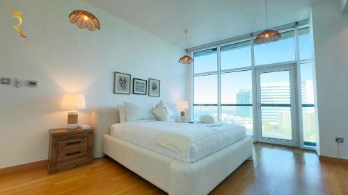 Al Bandar Apartamento | Oceanview 2BR Bliss in Al Raha - Pool & Balcony Near Al Raha Beach