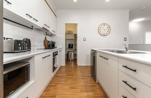 Encounter Bay Casa | Oceanview at Encounter - 4BR Family Escape