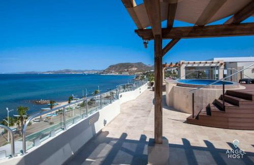 Esterito Apartamento | Oceanview Balcony RoofPool Steps to Malecón