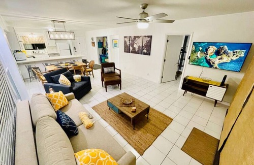 Rosendal Condominio | Oceanview - Beautifully Updated 2 Bedroom Condo