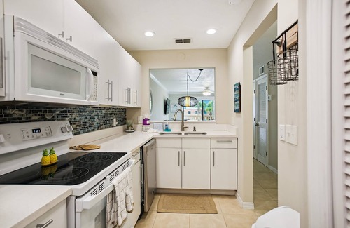 Butler Beach Apartamento | Oceanview Bliss at Sea Haven Free Tix