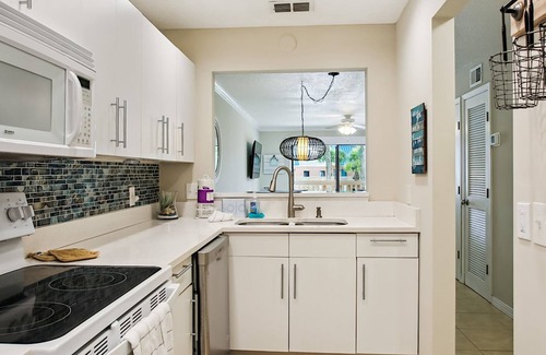 Butler Beach Apartamento | Oceanview Bliss at Sea Haven Free Tix