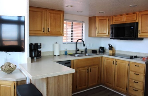 Smith River Cabina | Oceanview Cabin 20 with Private Jacuzzi and Large Deck with Seating (Private Beach Owned by White Rock Resort)