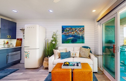 Charleston County Condominio | Oceanview Condo- Great view of pier and ocean close to downtown