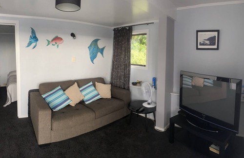 Waihau Bay Apartamento | Oceanview downstairs unit at Oruaiti Beach in Waihau Bay