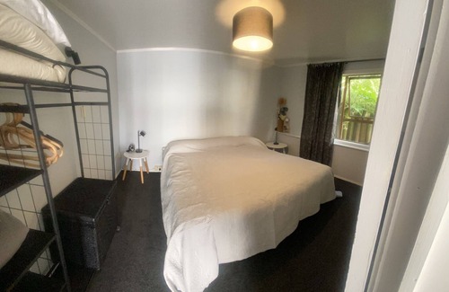 Waihau Bay Apartamento | Oceanview downstairs unit at Oruaiti Beach in Waihau Bay