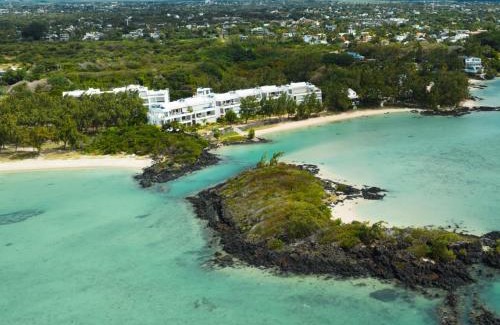 Grand Gaube Apartamento | Oceanview Escape - Beachfront Apartment