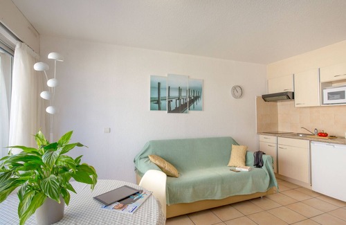Saint-Raphael Apartamento | Playa, Comercio y Estación a Pie - Apartamento con Terraza y Vistas Panorámicas - WiFi Gratis