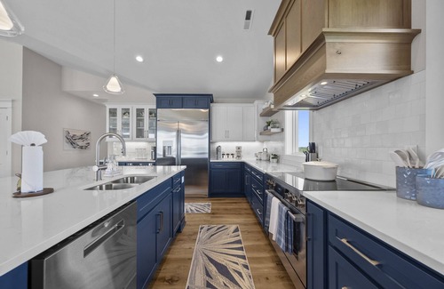 McCutcheon Field Casa | Oceanview Home with private pool and close beach access