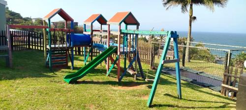 Shaka's Rock Apartamento | Oceanview Oasis SEAVIEW - PRIVATE BRAAI - 9 HOLE PUTT-PUTT - TENNIS
