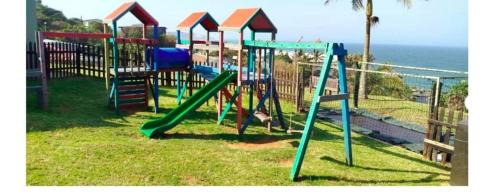 Shaka's Rock Apartamento | Oceanview Oasis SEAVIEW - PRIVATE BRAAI - 9 HOLE PUTT-PUTT - TENNIS