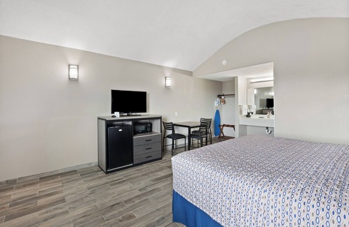 Rockport Hotel | Oceanview Penthouse King room in perfect location
