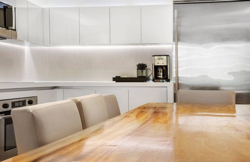 South Beach Condominio | Nuevo listado: Oceanview 3/3 + Den en Luxury Eco-Hotel