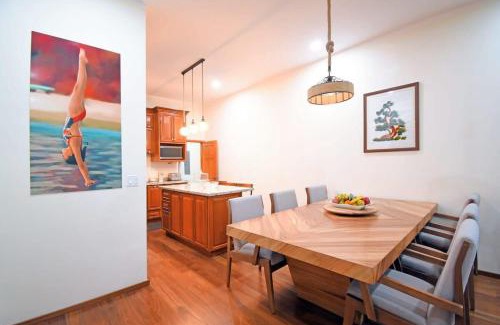El Manglito Casa | Oceanview rooftop private pool game room & bar