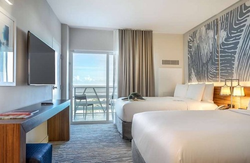Central Beach Hotel | Oceanview Stay with Pool Close to Fort Lauderdale’s Hotspots - 3 Units