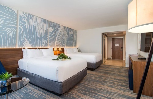 Central Beach Hotel | Oceanview Stay with Pool Close to Fort Lauderdale’s Hotspots - 3 Units
