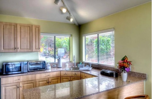 Holualoa Casa | Oceanview Suite and Cottage
