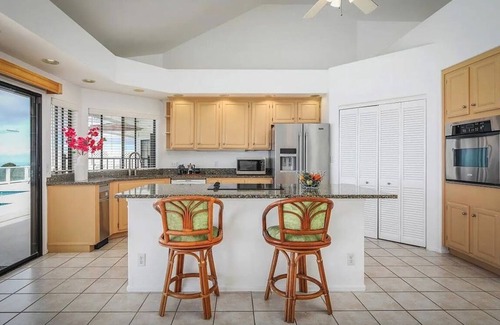 Holualoa Casa | Oceanview Suites + Cottage + Addtl. Bed/Bath