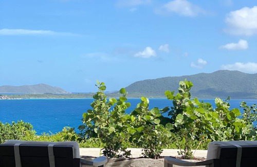 East End Apartamento | Oceanview Sunrise Suite w/Outdoor Shower & Patio