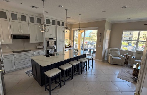 Hutchinson Island South Casa | OCEANVIEW TOWNHOUSE ON HUTCHINSON ISLAND, GATED, POOL, SPA, GYM, BEACH ACCESS