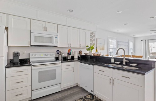 Surf City Casa | Oceanview Townhouse w/ Pool - Newly Renovated