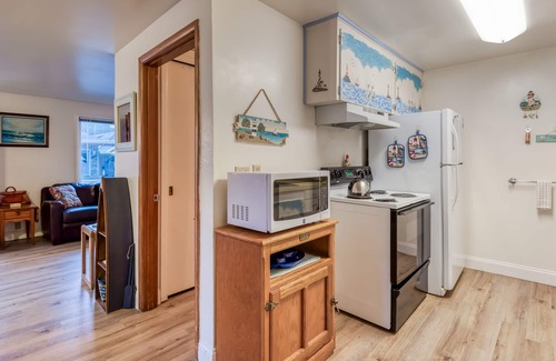 Nelscott Casa | ¡Disfruta de una escapada playera asequible para hasta 6 personas en Lincoln City, Oregón!