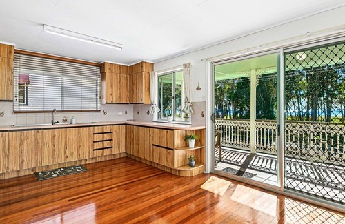 Traviston Casa | OceanViews on Burrum Whole