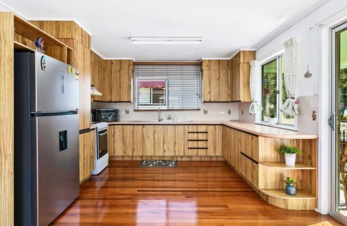 Traviston Casa | OceanViews on Burrum Whole