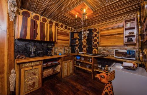 Tamarindo Hotel | Ocho Artisan Bungalows