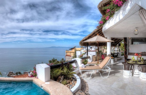 Conchas Chinas Villa | Ocho Cascadas Villas impresionantes con piscinas privadas y vista al mar
