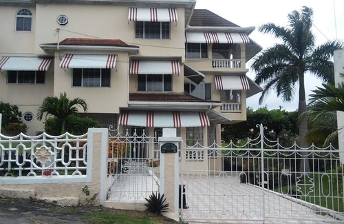 Kingston Villa | Ocho Rios Golden View